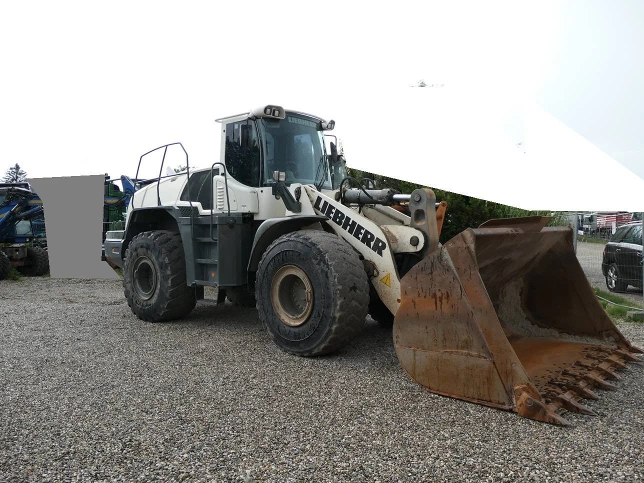 2015 Liebherr L 576 — photo 1 of 12
