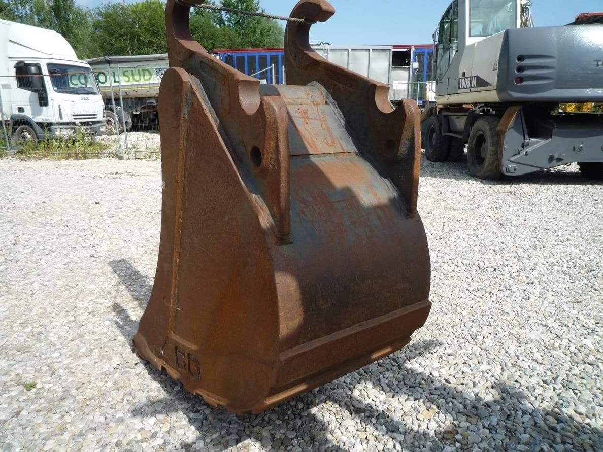 2008 GO MAX Bucket — photo 1 of 4