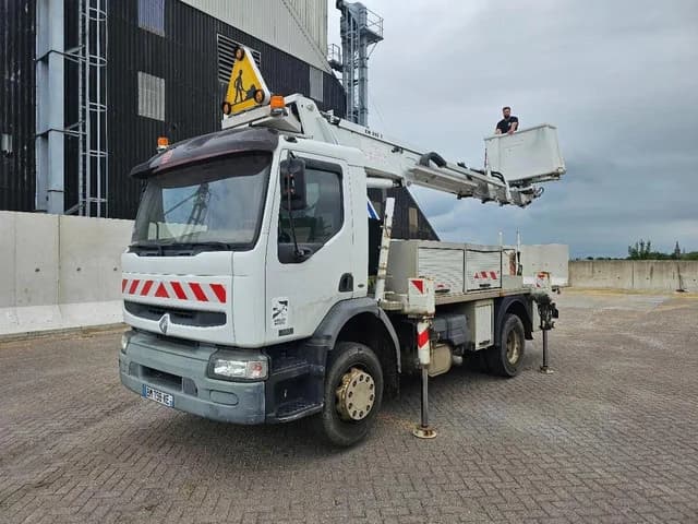 Renault V.I. Truck Mounted Aerial Platform – 17m Boom Lift – Diesel — photo 1 of 20
