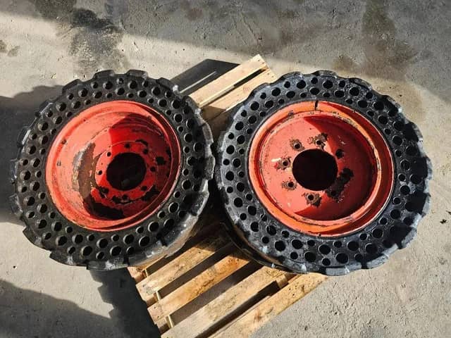 Michelin 30x10-16 Banden met Velgen – Set – Skidsteer / Minishovel – Heavy Duty
