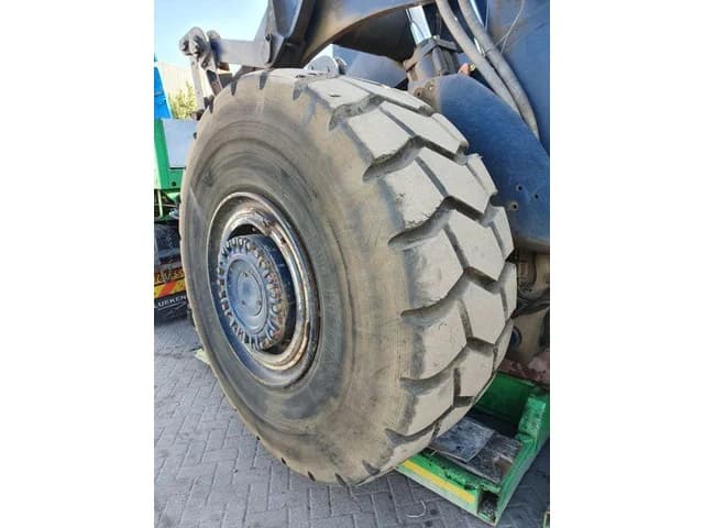 Michelin 29.5 R29 Band – EM Band – Zwaar Materieel – Goede Staat – ±2300 KG — photo 1 of 9