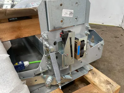 ThyssenKrupp gearless liftmachine (PMC145M202) - Warner elektromagnetische rem Speed governor (snelheidsbegrenzer SG-200) - Complete deuroperator/rol — photo 6 of 20