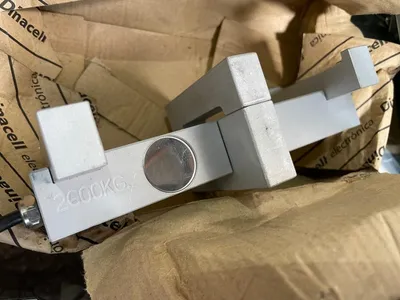 ThyssenKrupp gearless liftmachine (PMC145M202) - Warner elektromagnetische rem Speed governor (snelheidsbegrenzer SG-200) - Complete deuroperator/rol — photo 10 of 20