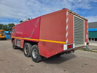 Renault VMA 105 AA Sides Renault VMA 105 AA luchthavenbrandweer 6x6 – Mack EE9-530 – 10.000 liter watertank - Blusvoertuig — photo 7 of 20