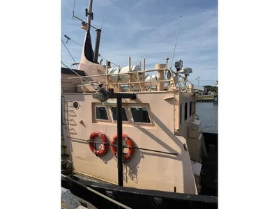 DEO VOLENTE Fishing boat - Eurocutter PBBQ DEO VOLENTE TH 119 - Vissersboot - Eurokotter - Boomkorvisserij - Scania diesel motor - 300 PK - Nederland — photo 7 of 12