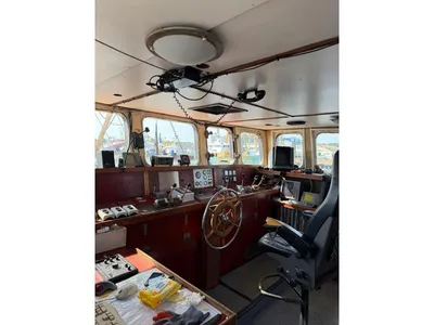 DEO VOLENTE Fishing boat - Eurocutter PBBQ DEO VOLENTE TH 119 - Vissersboot - Eurokotter - Boomkorvisserij - Scania diesel motor - 300 PK - Nederland — photo 10 of 12