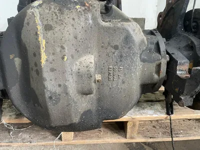 Toyota 4-cilinder benzinemotor - Impco LPG-installatie - Versnellingsbak - Radiator - Uitlaat - Achteras - Cardanflens — photo 6 of 12