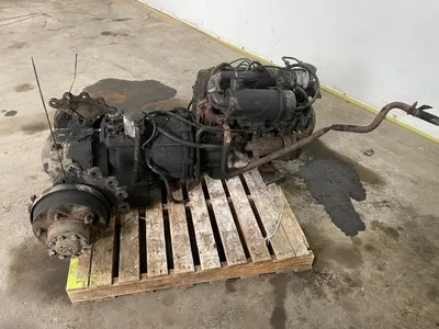 Toyota 4-cilinder benzinemotor - Impco LPG-installatie - Versnellingsbak - Radiator - Uitlaat - Achteras - Cardanflens — photo 5 of 12