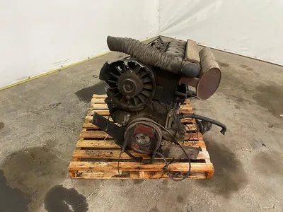 Deutz 6-cilinder lijnmotor diesel - Bosch lijn-inspuitpomp - Linde BPV-100R Hydrauliekpomp - 65 kW @ 2300 rpm — photo 2 of 16