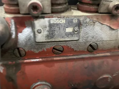 Deutz 6-cilinder lijnmotor diesel - Bosch lijn-inspuitpomp - Linde BPV-100R Hydrauliekpomp - 65 kW @ 2300 rpm — photo 9 of 16