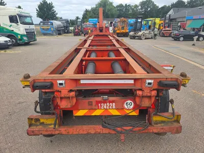 Format 3 assige containerchassis - SAF assen - Trommelremmen - Luchtvering - Twistlock - 20 ft - 30 ft — photo 6 of 15