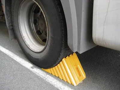 Unbranded Wheel block with handle — photo 2 of 4
