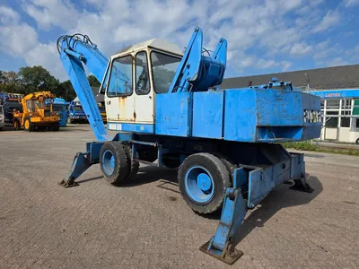 Fuchs-Bagger F714.4 Graafmachine met Deutz F6L912 6 cilinder motor - Hydrauliek — photo 8 of 20