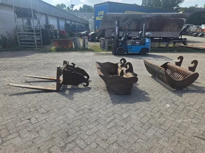 CW 30 Connection Puin-/Sorteerbak - Graafbak - Palletvork - Stalen uitvoering — photo 2 of 17