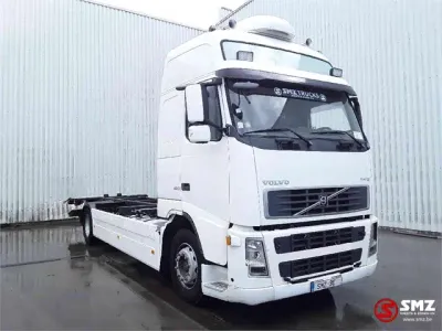 2005 Volvo FH 12 420 Container truck — photo 1 of 5