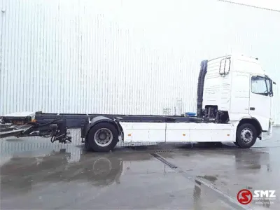 2005 Volvo FH 12 420 Container truck — photo 4 of 5