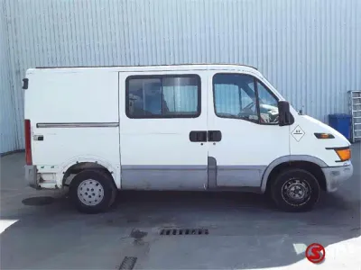 2001 Iveco Daily Bestelwagen — photo 4 of 5