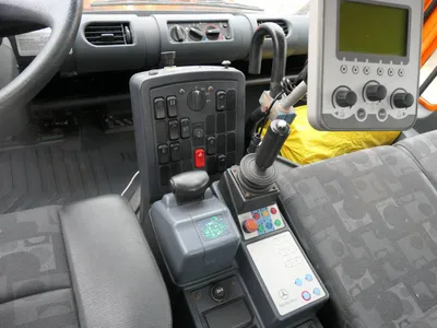 2007 Mercedes-Benz U500 — photo 8 of 11