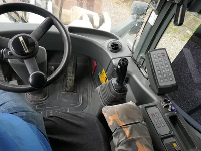2015 Liebherr L 576 — photo 11 of 12