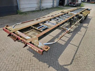 Fruehauf 2 2-Assig Containerchassis – SMB Assen – Trommelremmen – Luchtvering – Skelet Trailer - 40FT - 20FT — photo 1 of 10
