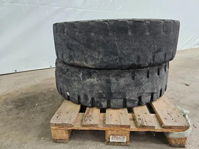 Michelin Full Rubber Band – Massieve Heftruckband – Solid Tire – Industrieel — photo 3 of 5