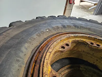Michelin 18.00 R33 — photo 5 of 7