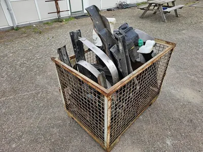 MAN Box with truck parts Bak met MAN vrachtwagen onderdelen — photo 5 of 12