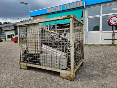 MAN Box with truck parts Bak met MAN vrachtwagen onderdelen — photo 1 of 9