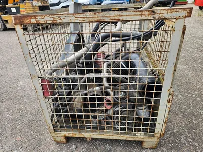 MAN Box with truck parts Bak met MAN vrachtwagen onderdelen — photo 5 of 9