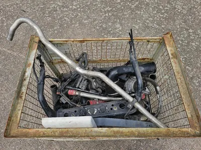 MAN Box with truck parts Bak met MAN vrachtwagen onderdelen — photo 6 of 9