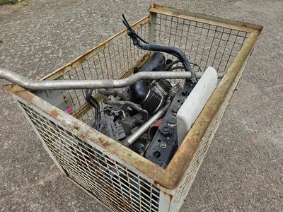 MAN Box with truck parts Bak met MAN vrachtwagen onderdelen — photo 7 of 9
