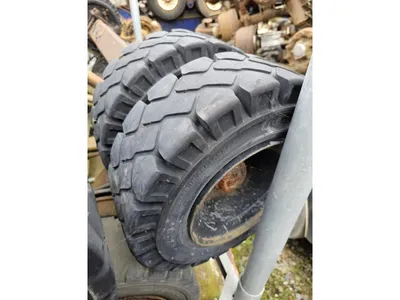 Michelin 18x7-8 Band – Heftruck Band – Massief Rubber – Goede Staat (180/70-8) full rubber — photo 2 of 3