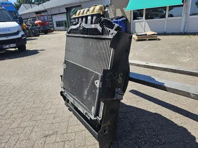 MAN BERH Radiator radiateur / koelradiator voor MAN TGX / TGA / TGS — photo 1 of 15