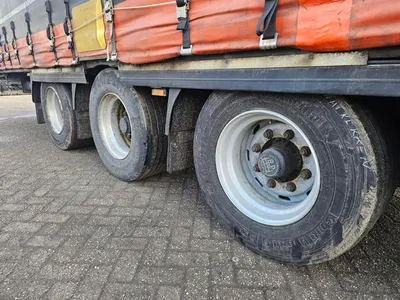 Krone 3-assige Schuifzeiltrailer - BPW - Trommelremmen - Luchtvering - 445/45 R19.5 - 39 Ton - Mega - 2014 — photo 12 of 12