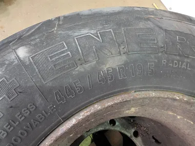 Michelin 445/45 R19.5 Banden – Trailer Band – Goede Staat – Direct Inzetbaar — photo 6 of 9