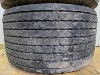 Michelin 445/45 R19.5 Band – Trailer Band – Goede Staat – Direct Inzetbaar — photo 8 of 8