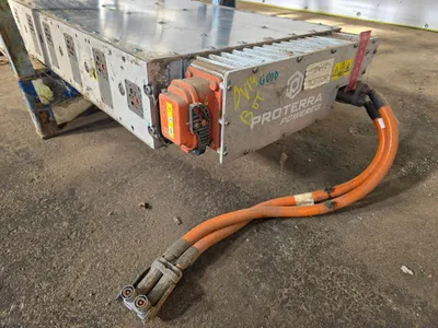 Proterra Powered DV14 75kWh Battery Pack – New Lithium Ion EV Truck / Bus Battery — photo 7 of 8