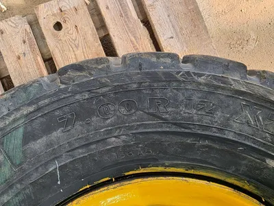 Michelin Starbil'X 7.00 R12 Band – Heftruck Band — photo 5 of 7