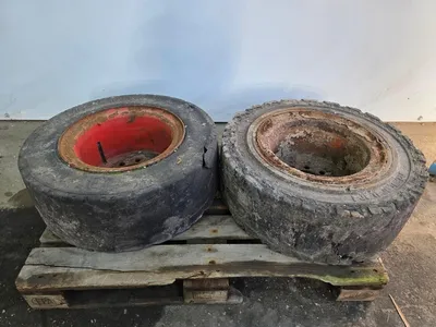 Marangoni 300-15 / 8.00 Bandenset – Heftruck Band — photo 2 of 6