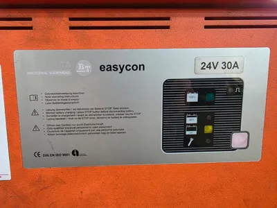 Linde. 16 - Toyota 24V 30A battery Palletwagen 1600KG - Toyota 24V 30A accu -Handpallettruck - 2012 — photo 14 of 17