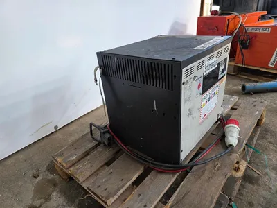 Willen Brock 48V 100A Battery charger 48V 100A Acculader — photo 4 of 10
