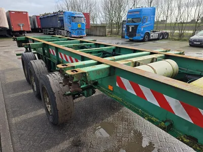 Renders BPW Containerchassis 2003 – 3 Assen – 29 Ton Laadvermogen – Trommelremmen – Luchtvering — photo 6 of 13