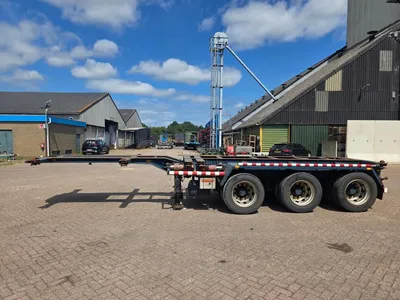 Netam-Fruehauf 3-assige containerchassis - SMB assen - Trommelremmen - Luchtvering - Twist Lock - Dubbel lucht - 12 banden - 40 Ft - 30 FT - 20 FT - — photo 8 of 17