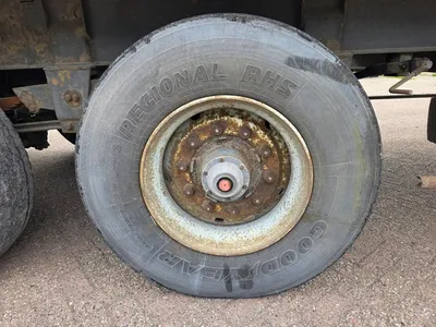 Trouillet 3-assige geslotenbak oplegger - Trommelremmen - Bladvering - Reserve band — photo 15 of 15