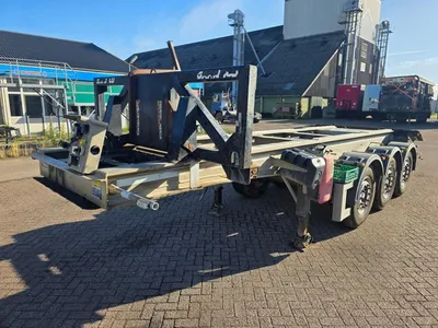 Granalu 3-assige containerchassis - Jost Mercedes assen - Schijfremmen - Luchtvering - Twistlock - Gereedschapskist - 34 ton laadvermogen - 20FT — photo 1 of 19
