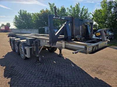 Granalu 3-assige containerchassis - Jost Mercedes assen - Schijfremmen - Luchtvering - Twistlock - Gereedschapskist - 34 ton laadvermogen - 20FT — photo 3 of 19