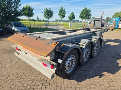 Granalu 3-assige containerchassis - Jost Mercedes assen - Schijfremmen - Luchtvering - Twistlock - Gereedschapskist - 34 ton laadvermogen - 20FT — photo 4 of 19