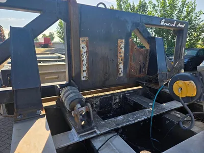 Granalu 3-assige containerchassis - Jost Mercedes assen - Schijfremmen - Luchtvering - Twistlock - Gereedschapskist - 34 ton laadvermogen - 20FT — photo 12 of 19