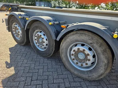 Granalu 3-assige containerchassis - Jost Mercedes assen - Schijfremmen - Luchtvering - Twistlock - Gereedschapskist - 34 ton laadvermogen - 20FT — photo 18 of 19